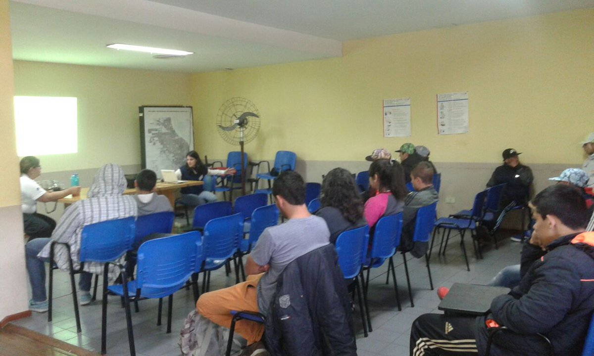 juventudrosario's tweet photo. #PPJ2016 Socorro! Primeros auxilios #Ahora jóvenes del #NuevaOportunidad se capacitan en RCP en las oficinas del SIES @SDSRosario https://t.co/bm5gE6CyHZ