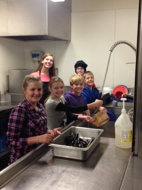 LMS_6thGrade's tweet photo. Morning dishes and Environmental Briefing at the Murie Center! And the Stream Team is getting ready to collect data!  @tetonscience https://t.co/5IQ7q7w0SU
