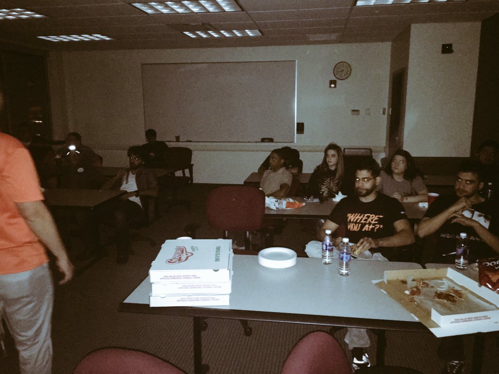 spgjasonjames's tweet photo. #TBT last night us sharing the GURUS process with UPW @anewton_SPG @JayMiglionico @49ersBayB power goes out? You train in the dark! #Nvrstop https://t.co/aRNsaLIi2C