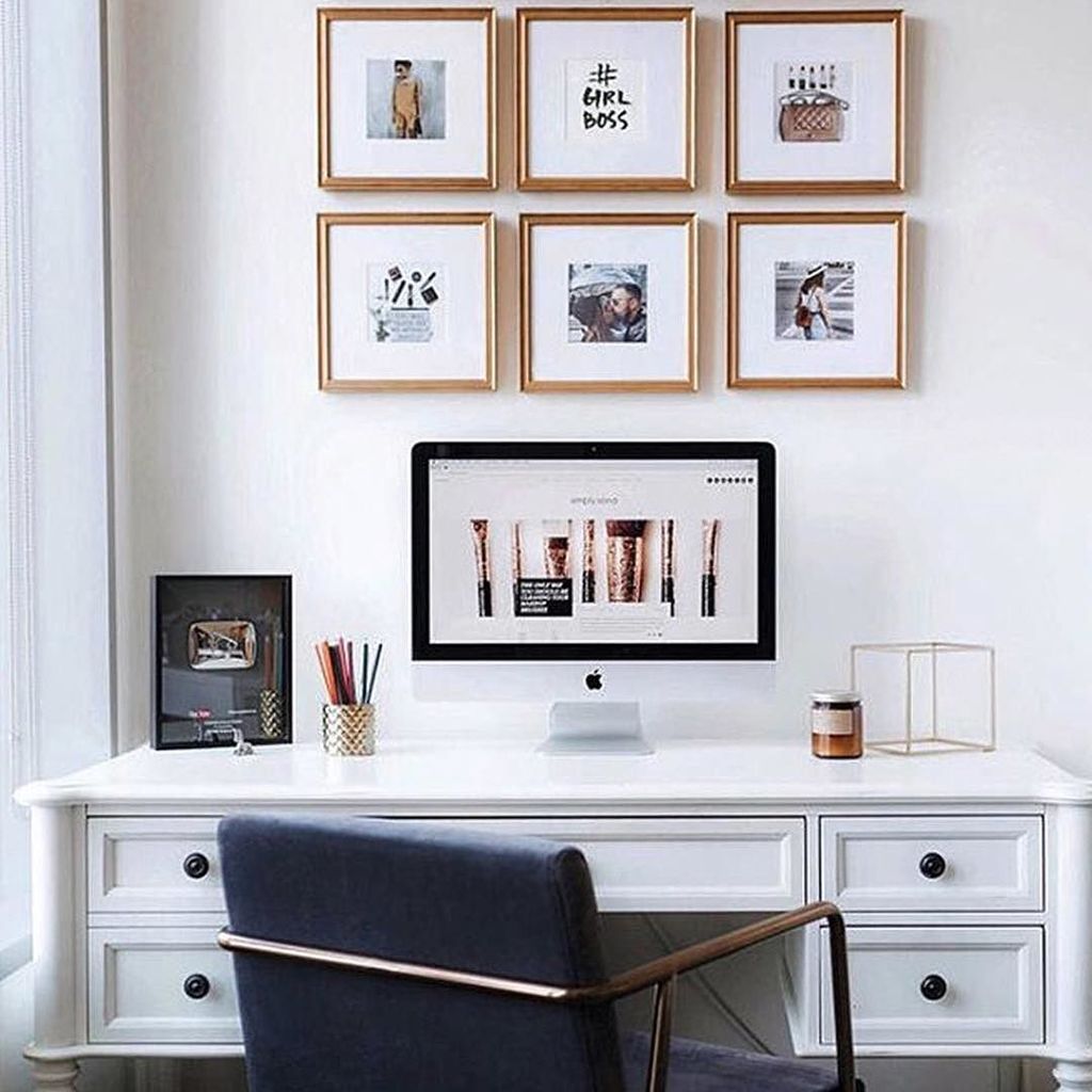chloedigital's tweet photo. Lovely office vibes with a wall of inspiration courtesy of @simplysona 😍 #CDBabe #officein… https://t.co/umyclWUddL https://t.co/YgT1E5JUA8