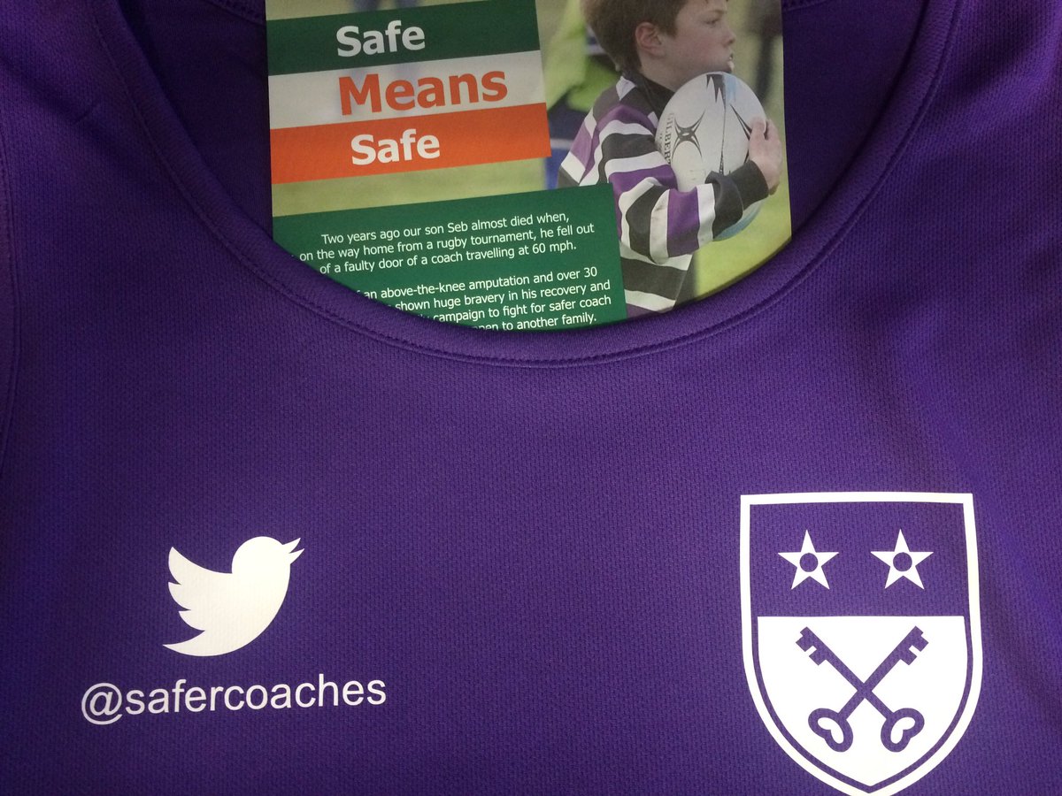 managebehaviour's tweet image. @Safercoaches @JackHuntSchool Kit arrived today and 17 staff ready for the #GREATEASTERNRUN run on Sunday 😀