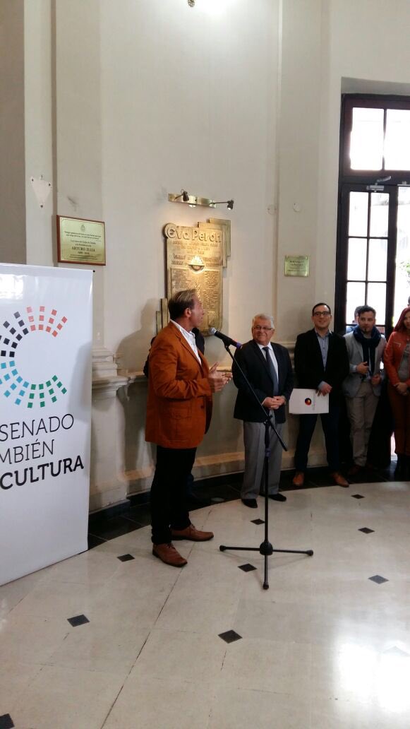 monimunilla's tweet photo. Felicitaciones por la muestra Ito Iturriaga #ElSenadoTambiénEsCultura @gacanteros Fotos @LuLuBeltran https://t.co/SEitRl290j