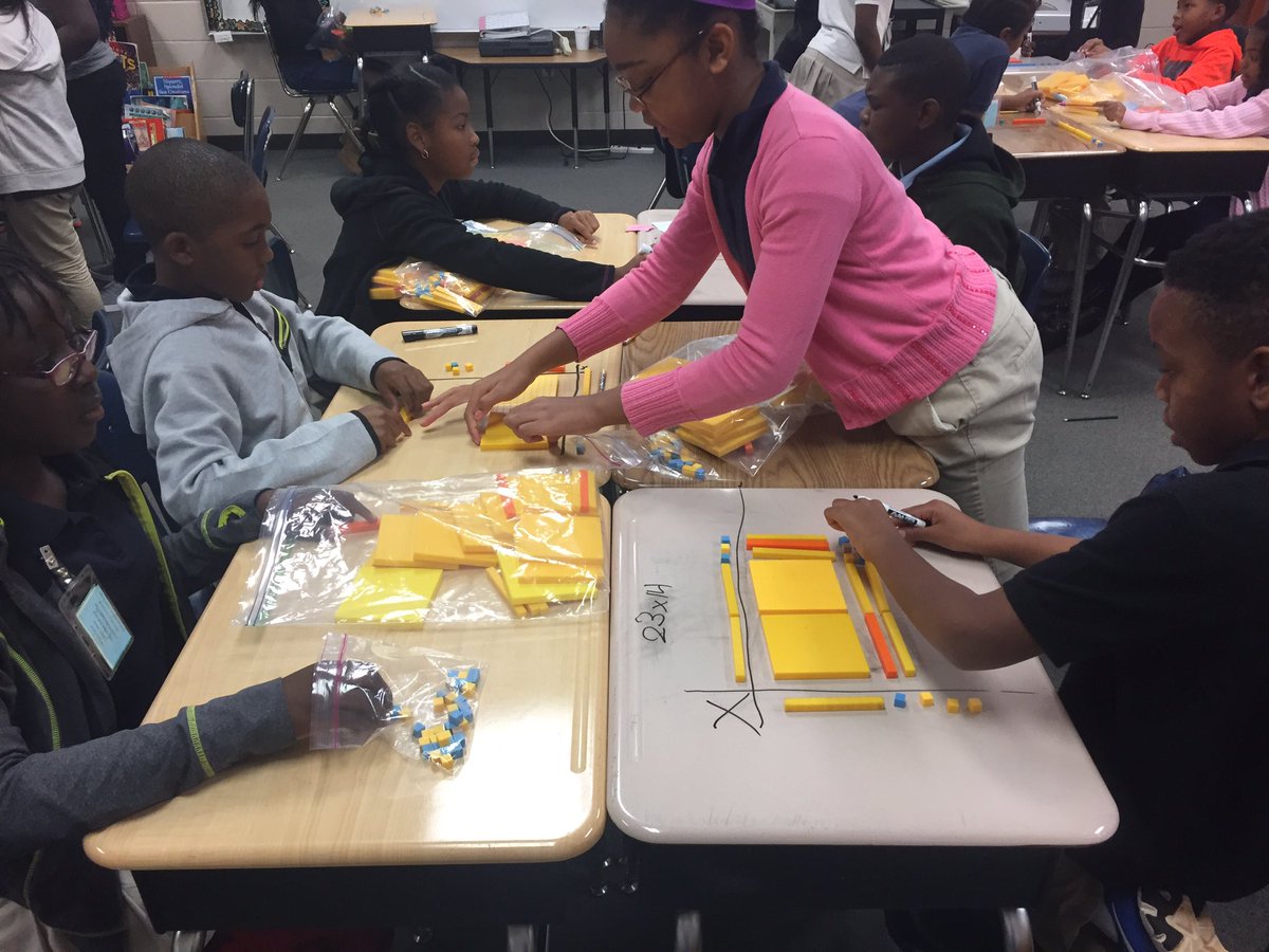 Area models and making connections!!!  4th graders working hard!@reedsreaders5th <a href="/MsATriplett/">Alicia Triplett</a> #hfcemiway