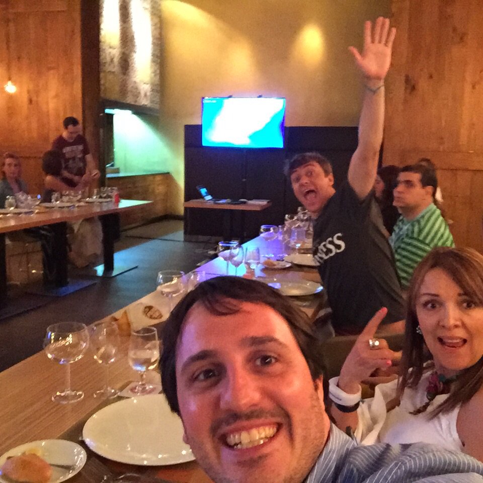 pabloint's tweet photo. Almuerzo A+E #userintelligence https://t.co/toZch0enSM