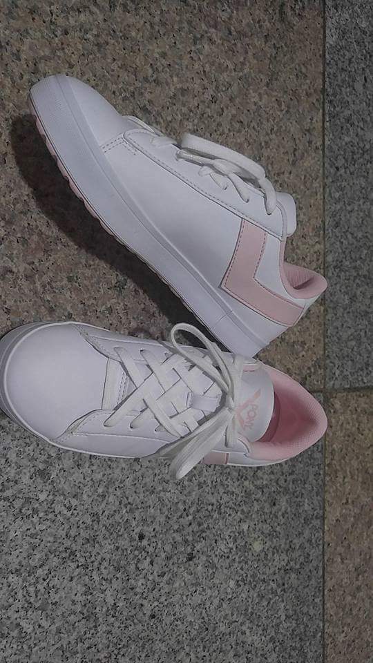 PrKorae's tweet photo. พรีออเดอร์ #PONY Liberty มี3สี ขาว,ดำ,ชมพู คู่ละ 2,800 บาท
รอบด่วนพิเศษ 7ต.ค.*
ปิดรอบ 15 ต.ค. 59
#HowtoPerfect #PRKOREA #포니 #포니코리아 #VIXX https://t.co/lOoFKSCEYo
