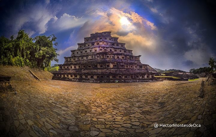 Ya conoces la zona arqueológica Tajín? #Papantla #PuebloMagico