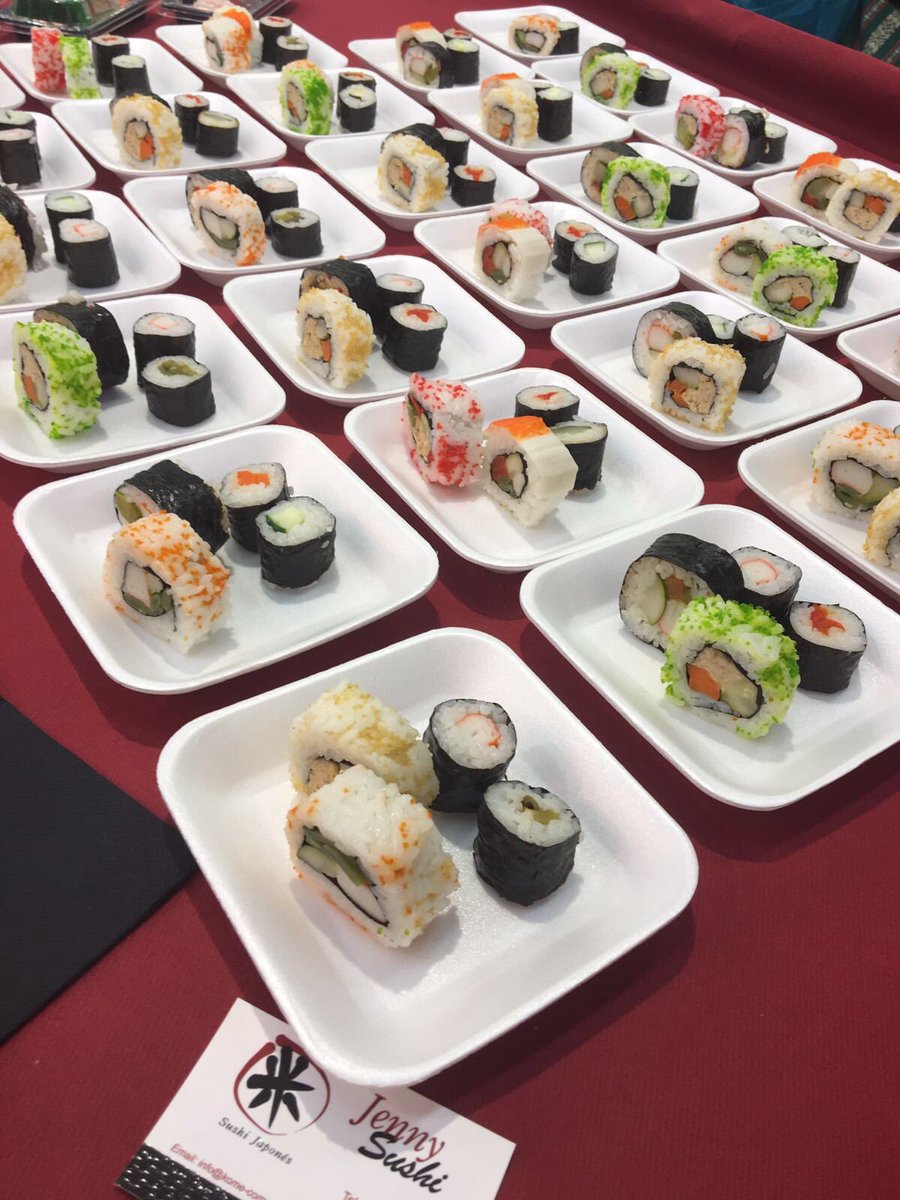 Jetxeak's tweet photo. Está pasando ahora @mercado_SM #gastropote #sushifusion hasta las 22:00 con el mejor sushi @Jetxeak https://t.co/vVJFcDrEXB