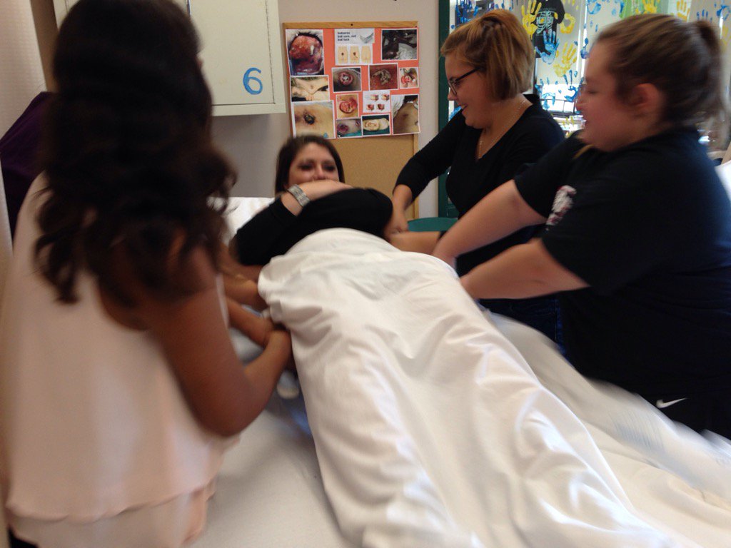 bshelby3's tweet photo. Moving a patient up in bed safely https://t.co/wRwy4z7N5C