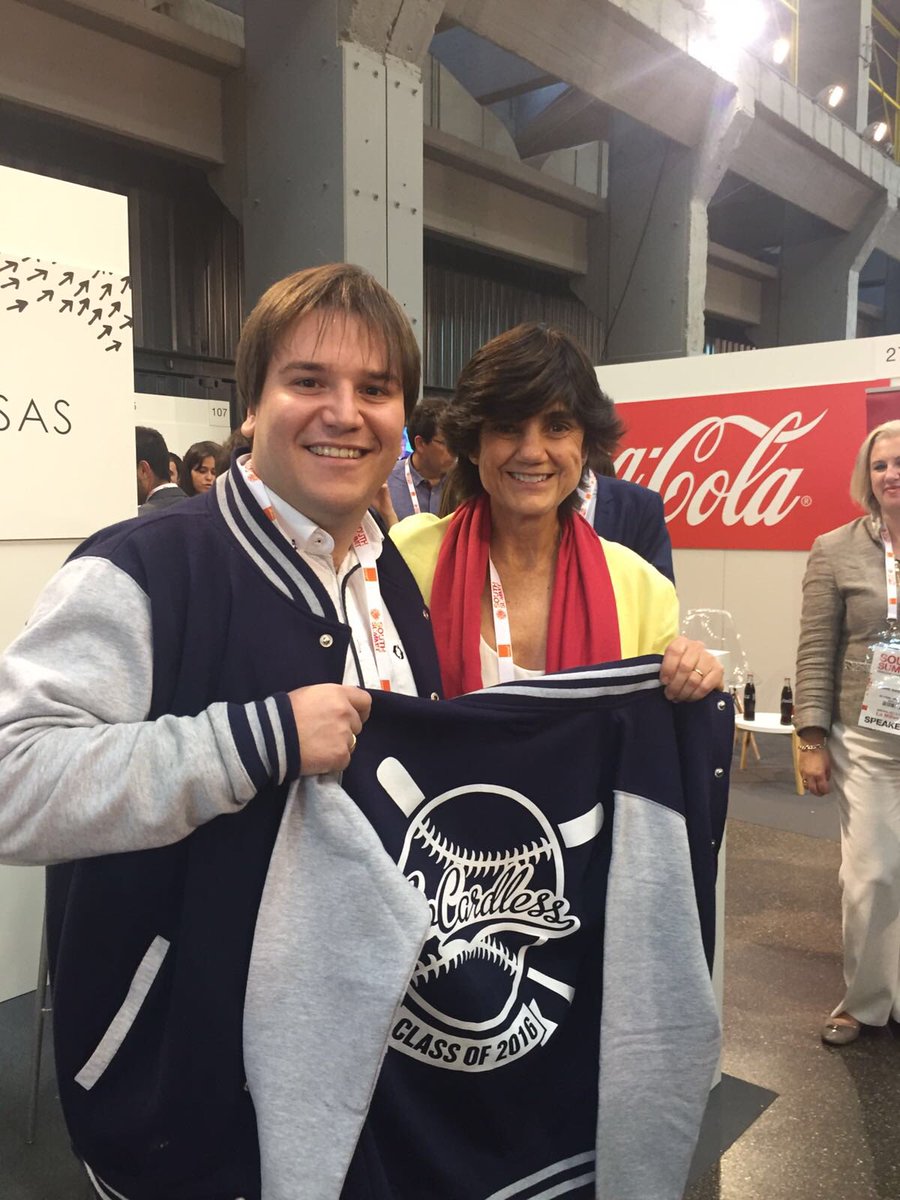 AlfonsoSB's tweet photo. Gracias a Maria Benjamin por organizar un #SouthSummit16 estupendo! @GoCardlessES #gocardlessSS16 https://t.co/wUA1jjy3eE