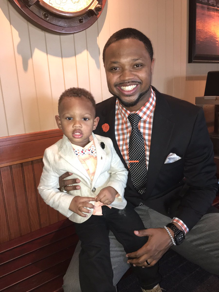 FranklyDapper's tweet photo. Father n Son Dapper Duo! #bedapper #gentlemen #franklydapper #bowties #neckties https://t.co/pRMnVxCpP9