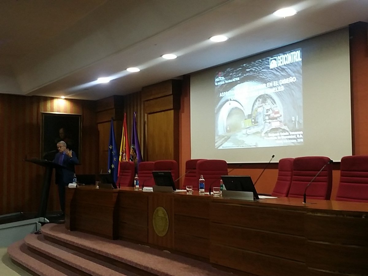 AetosAsociacion's tweet photo. Benjamin Celada Presidente de #Geocontrol presenta Fundamentos del Diseño de Túneles https://t.co/e9iJlv5URK