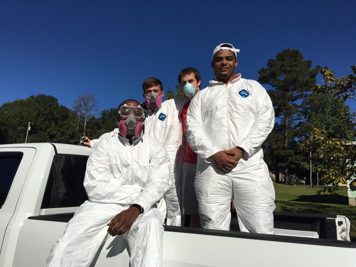 DarrylRHarris's tweet photo. 2055 &amp; @USMPhysPlant traveled to Baton Rouge &amp; Crosby, MS to serve. #WeAreOne @therealdmck @alimalik29 @Brett_Haro https://t.co/rL82T4C0LM