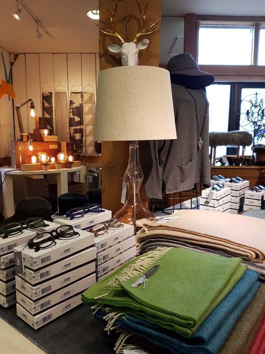 Forum_Magazines's tweet image. Still time to nip down &amp;amp; enjoy a glass of fizz and admire the beautiful new Lifestyle range at @LongBarnUK #littleluxuries #lifestyle