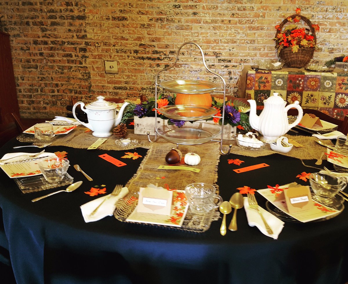 IMCNHA's tweet photo. Almost time for the Autumn Tea Party! #EnjoyIllinois #autumn #Teaparty #Lock16 #LaSalleIL #I&MCanal https://t.co/sLkLA9bZYz