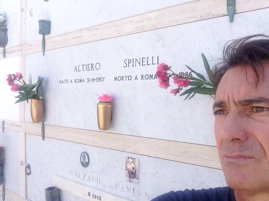 SommellaRoberto's tweet photo. Un vertice a Roma solo coi giovani e non coi governi dice #Dastoli a @RadioRadicale @fscodeleo #Turco facciamolo! https://t.co/AYYkMKbnRq