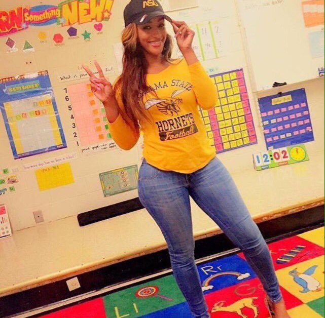 scubacrayz's tweet photo. Class of 26'🎓 https://t.co/PG9ExWut4d