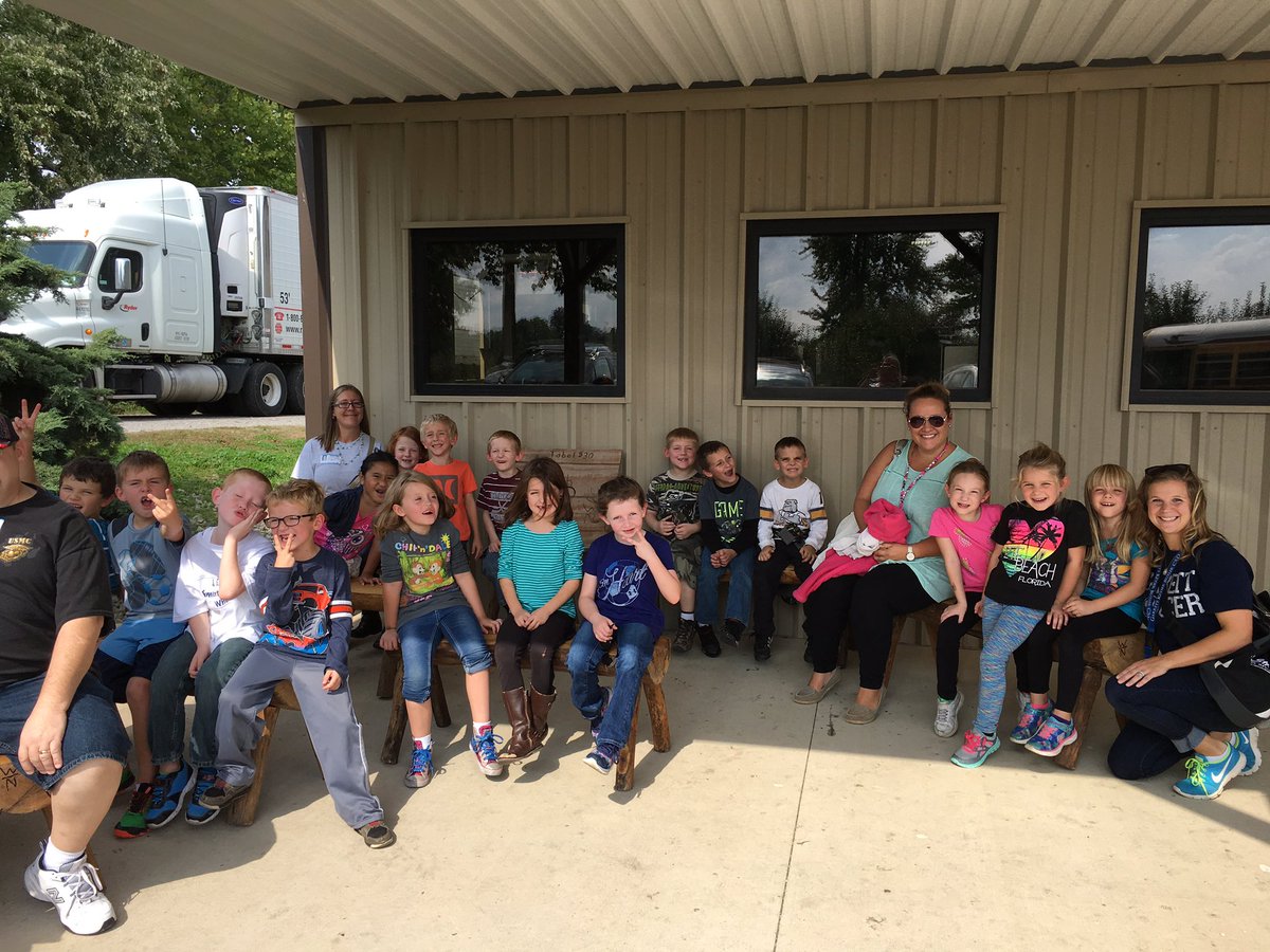 findinginfirst's tweet photo. Beautiful day to learn about apples! We loved our time at Orchard Hills Apple Farm in Kendalville #learningfirsthand https://t.co/rugqHD9ZzI