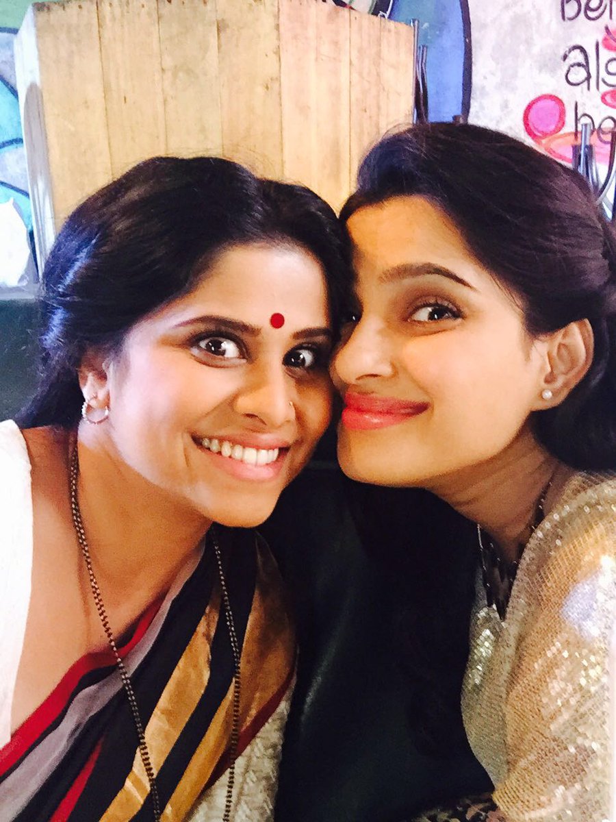 tejaswwini's tweet photo. Hyala mhntat akkhi film khandyavr ani Potavar uchalne 😙🤘
https://t.co/eRAOb4ugDk
Girlz u look sexy anyway !
 @SaieTamhankar @bapat_priya https://t.co/cPFNbcRxsW