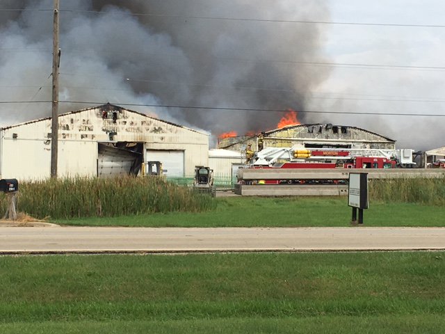 CINEWSupdate's tweet photo. Pictures from IL Concrete Co fire/explosion in Tremont https://t.co/b19yidkYET