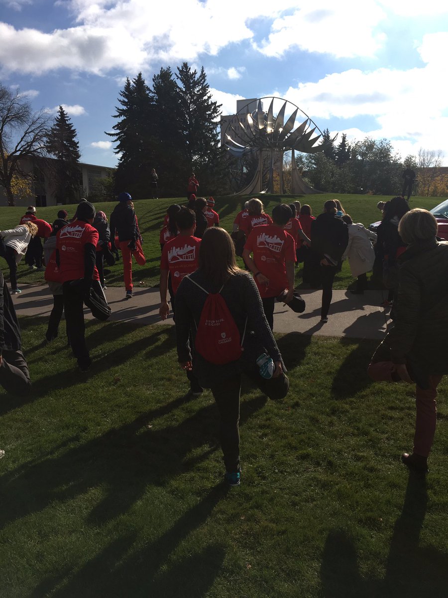 UCalgaryEduc's tweet photo. What a great  day for a great run for a great cause! @UnitedWayCgy @UCalgary #ucalgary50 https://t.co/KKjY2Y1xXK