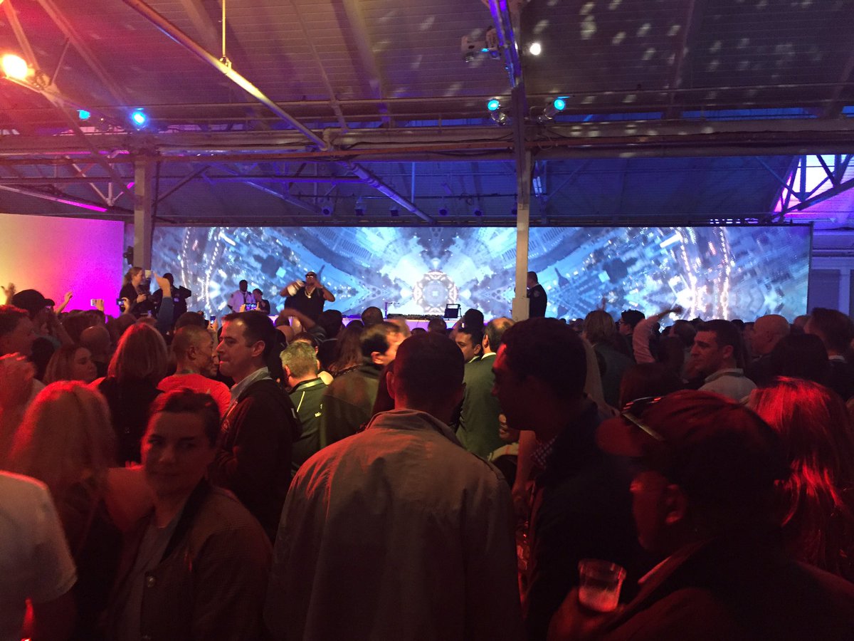 bett_yu's tweet photo. Scenes from #Dreamfest after party at #CloudPalace featuring @iamwill @cbssf the night raised $11 million for @UCSFChildrens! https://t.co/pamNBSAHoS