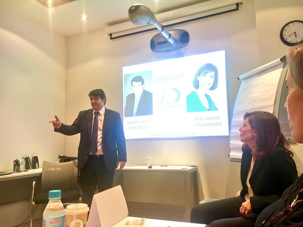 SoniaOjedaSOG's tweet photo. Fascinante sesión formativa para el #equipocomercial de @APDasociacion Gracias a @RolyNavlet @GanuzaDavid #sinergologia https://t.co/gxvdRYf0cr