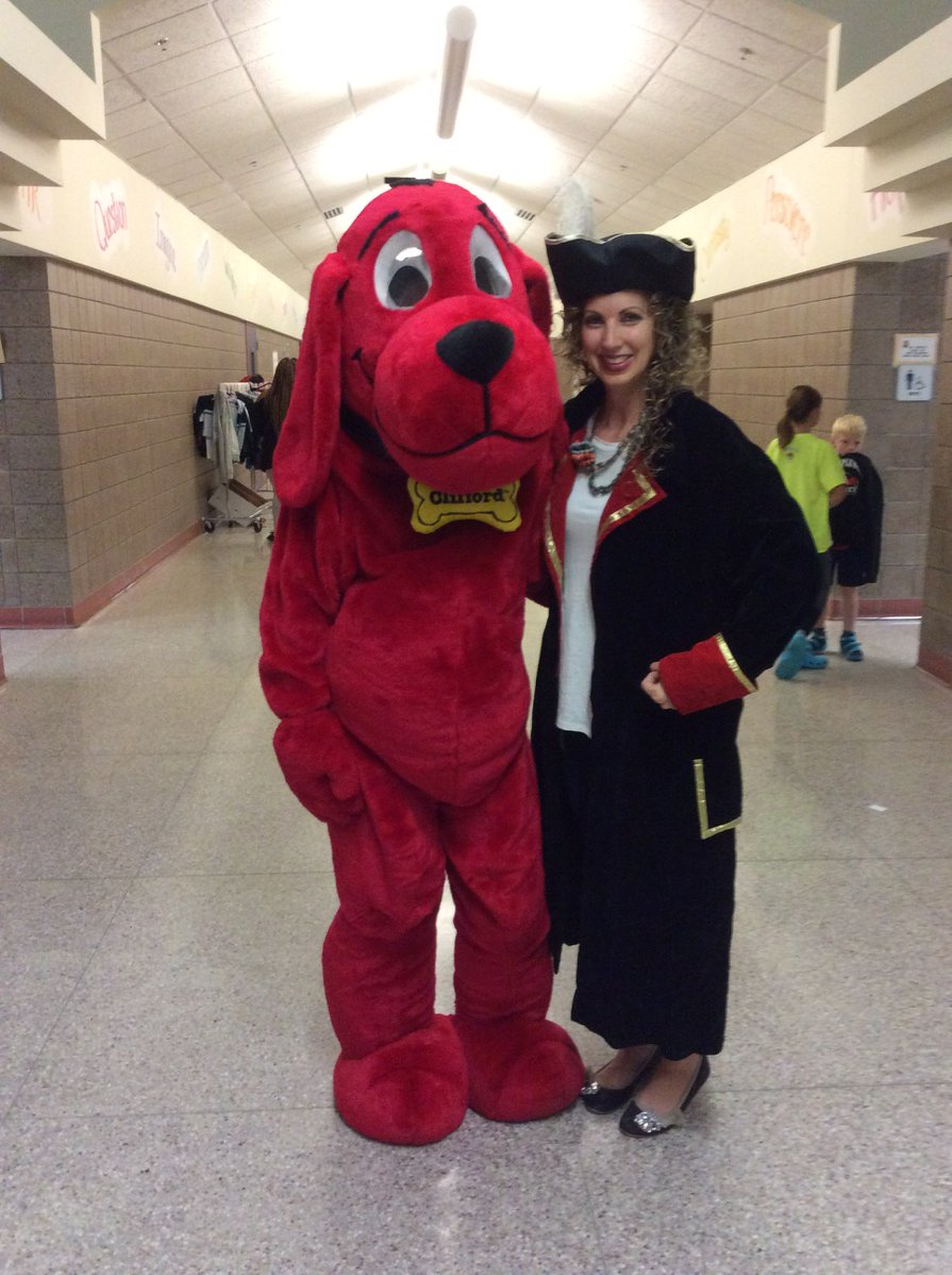 PrincipalTTT's tweet photo. Clifford and Captain Book greet readers to the Book Fair at Fernbrook during conferences. https://t.co/y0J7AoUmhZ