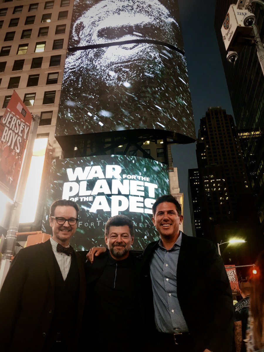 ApesMovies's tweet photo. .@AndySerkis, @MattReevesLA and Dylan Clark are at #NYCC for tonight’s #WarForThePlanet panel. https://t.co/LkFgsczUXO
