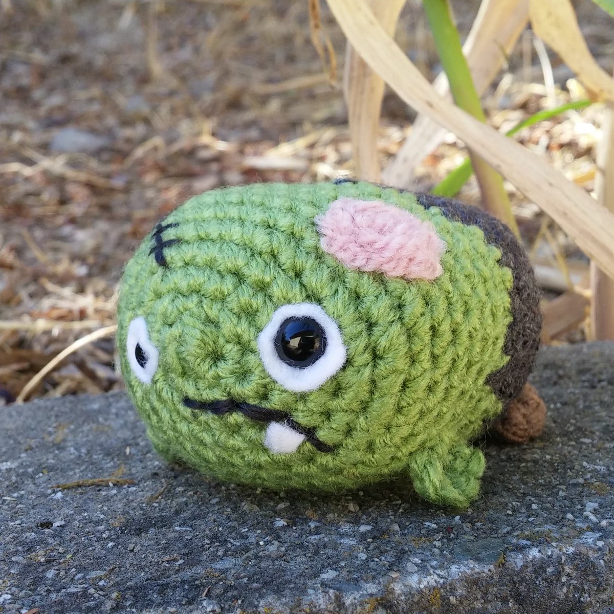 MakeRoomMama's tweet image. #CrochetProblems: Having to give away the end result. This squishy little twinkie is just too cute! BRAAAINS! #zombies