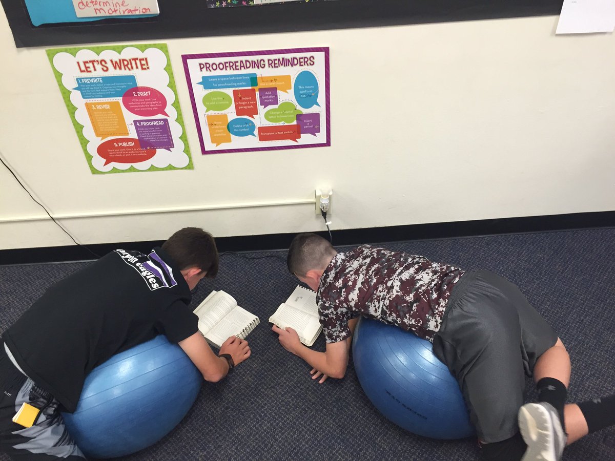 DaniJDavis's tweet photo. Getting our READ on in Book Clubs! #CJH #relaxedreading #meetingreadinggoals https://t.co/N00OFdFWTc