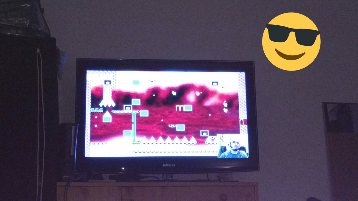 obitus86's tweet image. Im Bett liegen und noch etwas #happystream #twitch gucken 😎 @ttvHappypants