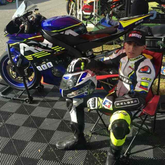 AnniysRodriguez's tweet photo. #Velocidad #CarroLoco522 #ColombiaMexico #RacingByke #Champion💯🏁 https://t.co/ZENqH9XMmp