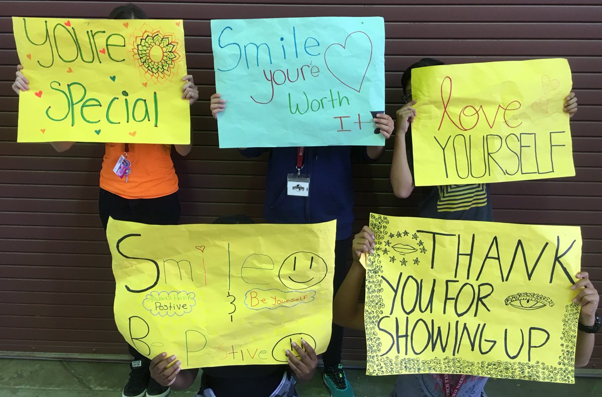 llynwalton's tweet photo. ❤️❤️❤️ @ROHMS_Bulldogs! #UNITY2K16 is the Bulldog way! https://t.co/QWS4bbEO9I