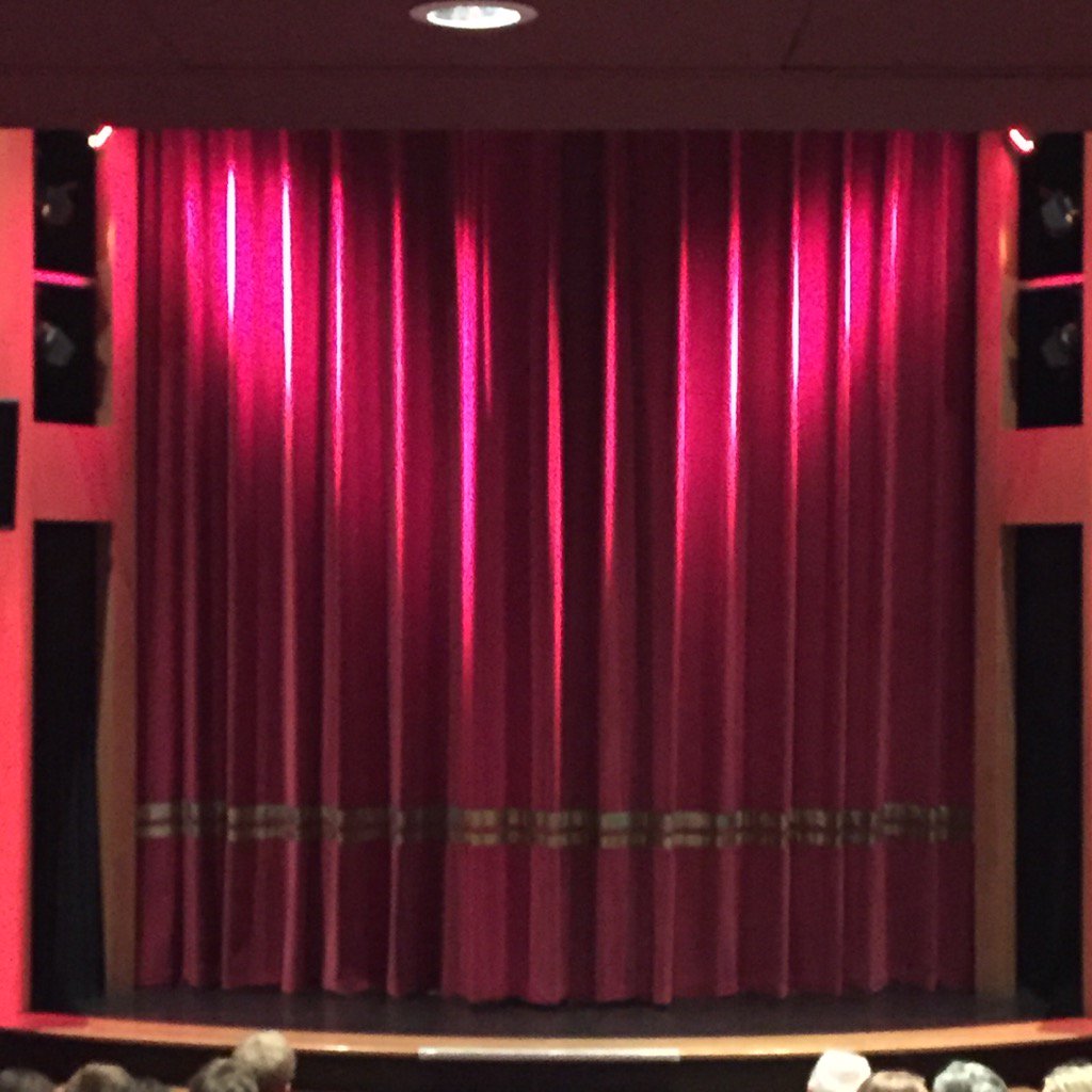 wandaid's tweet photo. And it's lights, camera, action! #wandaid #curtainup https://t.co/SifuRGiw2n