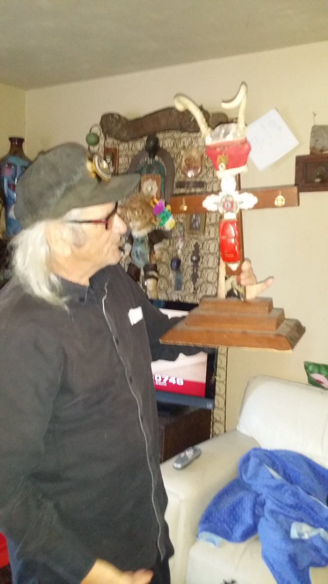 godVeveryone's tweet photo. #JackHowe @robertasmithnyt @hragv @cmonstah #Santa Cruz I bought the third one @ChantalMenard @RaymondPettibon @naccarato @korinfaught https://t.co/MNkw1lJqC0