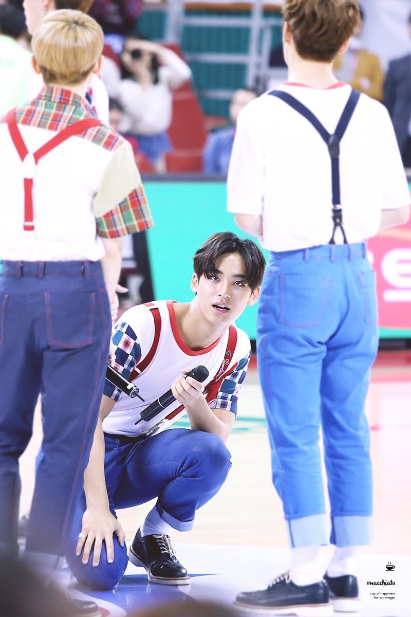 SeventeenPics's tweet photo. https://t.co/QfDR5ojNwl