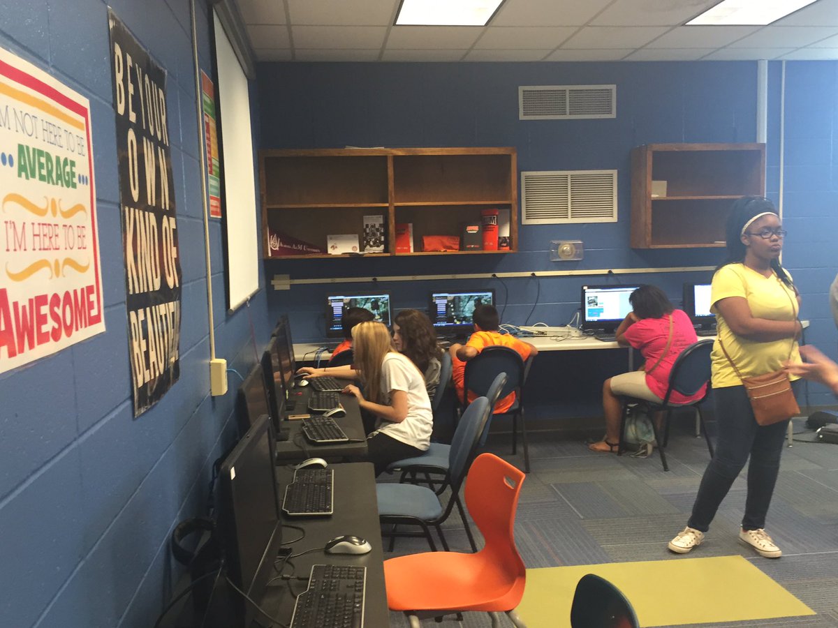 cnichols4AU's tweet photo. Learning does not just take place from 745 to 3 look at my media center at DJHS a 3:45 #DJHSlearn #ECSlearn https://t.co/m0K3KAsEjI