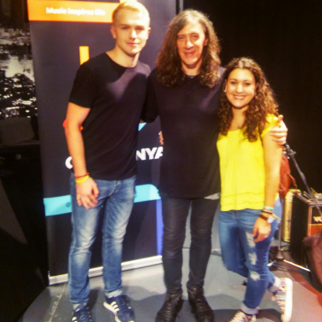barrous_'s tweet photo. Amb un dels més bojos de la ciutat! Gerard, el rei dels remeis per l'afonia! @sopadecabra @40Catalunya #40Backstage https://t.co/XtUdvgqMt5