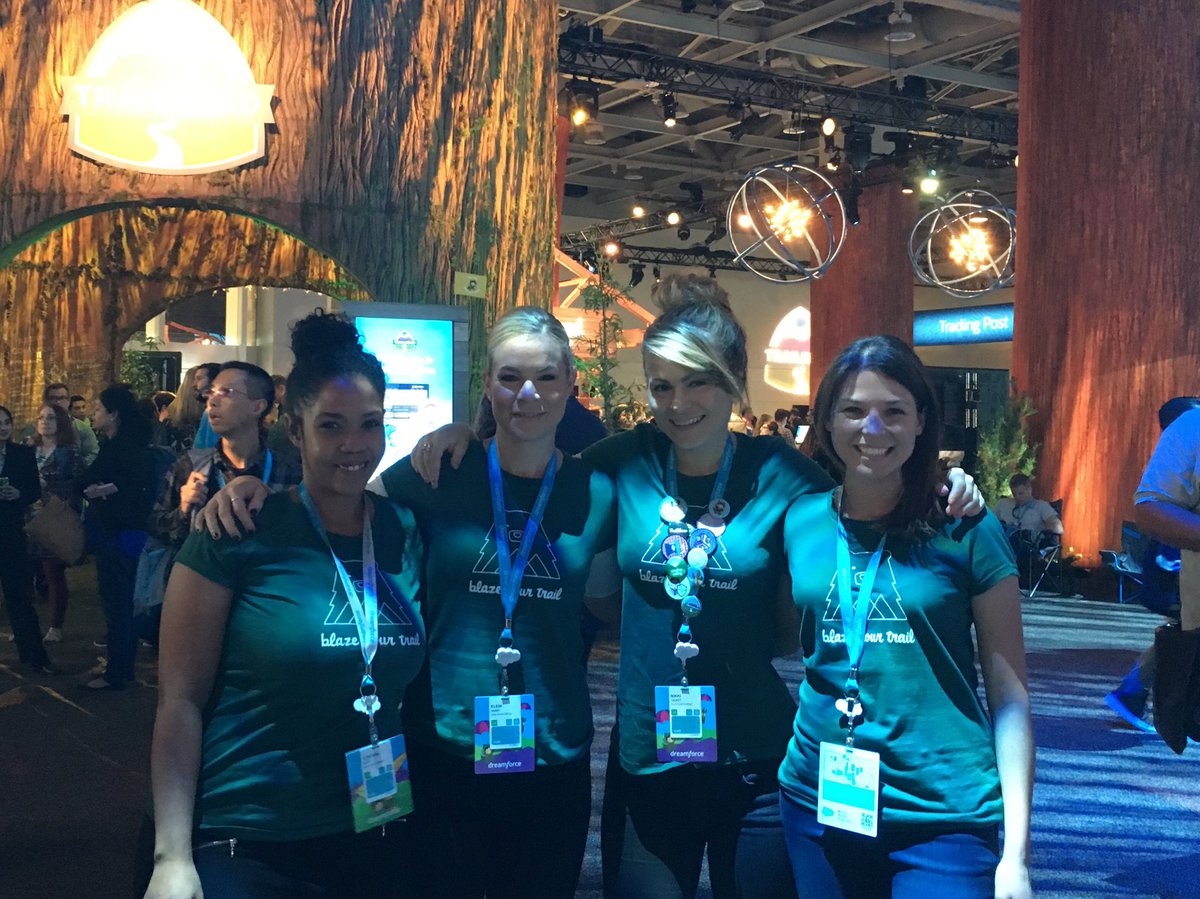 GlowEventDesign's tweet image. #teamglow Day 3 @Dreamforce #DF16
