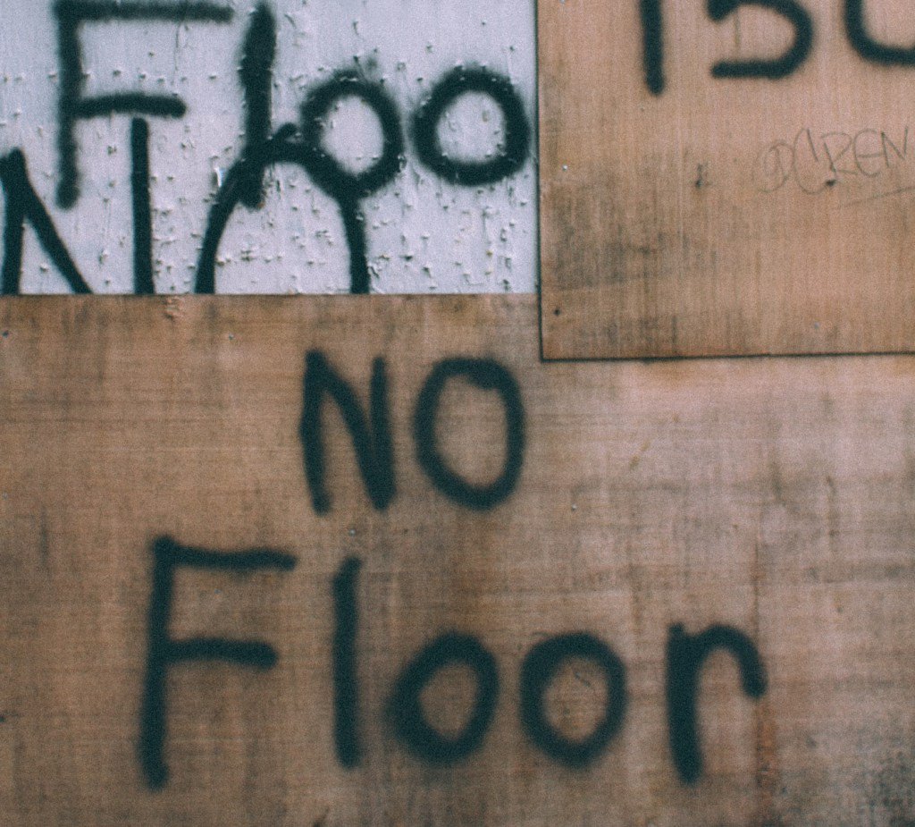 YouHearThat's tweet photo. A few words about No Floor, the exciting new album from @White_Laces https://t.co/9FxLcT0LPq https://t.co/k1mw7rc7L7