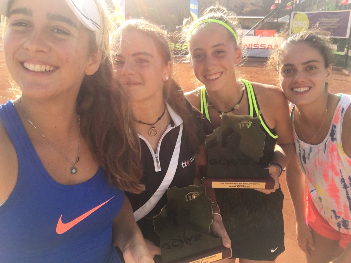 guiomaris99's tweet photo. Campeonas ITF Gran Canaria!!💪🏼Muy buena semana junto a estas cracks. A seguir trabajando!!💥🔝 https://t.co/ZcP8iScPwN