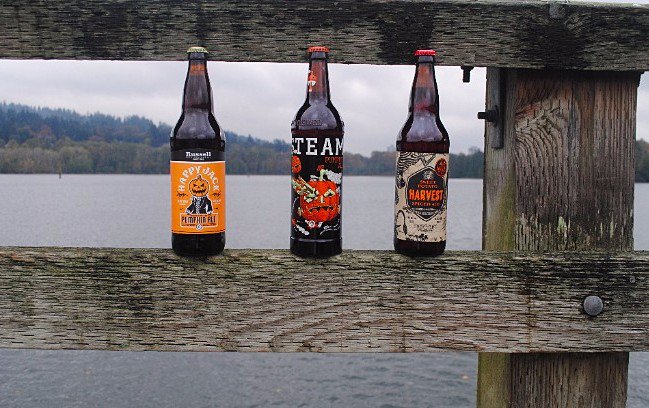 whatsbrewingbc's tweet image. HopLine's out! Celebrate @CraftBeerMonth, Check out @C12beer  at @12KingsPub, Happy Anniversary @MoodyAles and more! bit.ly/HLOcto6