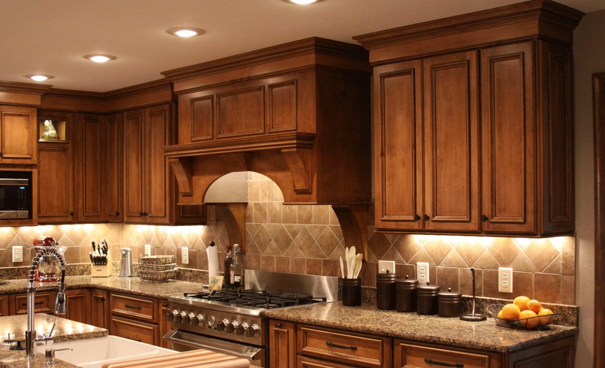 Nothing like a beautiful home! This is one of my favorite range hood styles.
#homeimprovement  #storeforparts #HomeDesigns