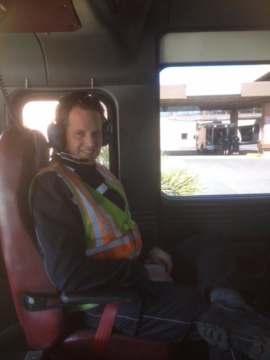 mitchdegeest's tweet image. Even iets helemaal anders.. weekje meerijden met de phoenix fire department... #brandweer #learningnewstuff