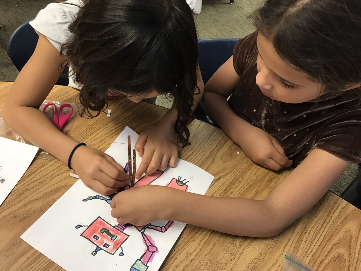 MrsKChia's tweet photo. LED light circuit robots in 3rd grade. #carltonusd #steamusd #usdlearns #carltonSTEAM #STEAM #lightcircuits #science #art TY @carlton_hsc https://t.co/y4kmHcECQ9
