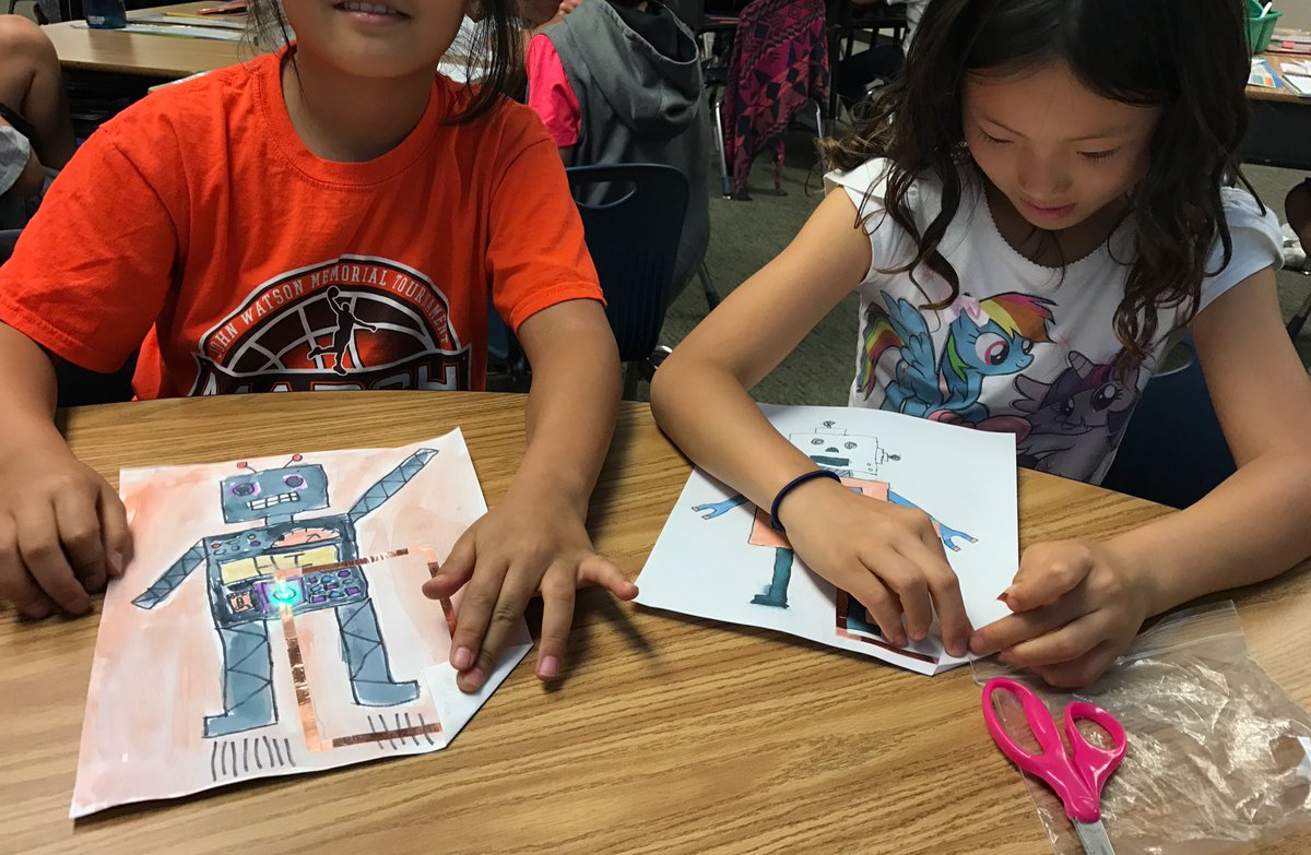 MrsKChia's tweet photo. LED light circuit robots in 3rd grade. #carltonusd #steamusd #usdlearns #carltonSTEAM #STEAM #lightcircuits #science #art TY @carlton_hsc https://t.co/y4kmHcECQ9