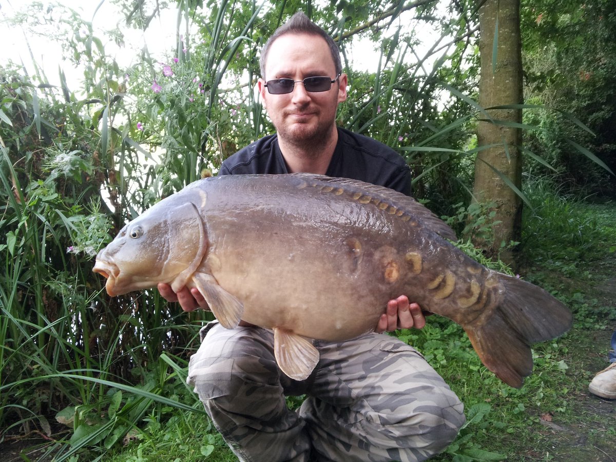 kevscatches.blogspot.co.uk/2015/07/an-eve… #fishing #carp #carpfishing #mirrorcarp #commoncarp #lake #clublake #kevscatches