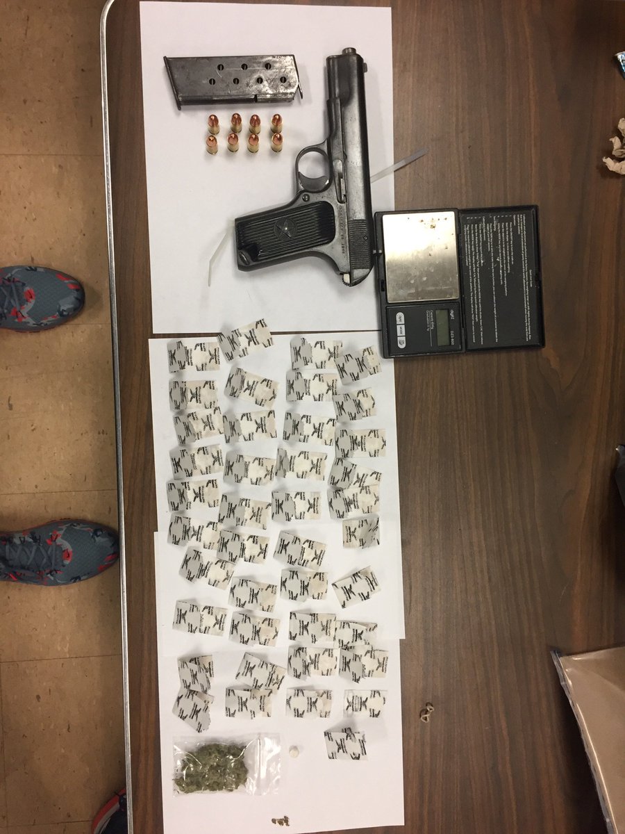 NYPD113Pct's tweet photo. Anti-Crime recovered guns & drugs from a car stop. Great job guys! Safer streets #Lessguns & #Lessdrugs https://t.co/NnnVJHOrcl
