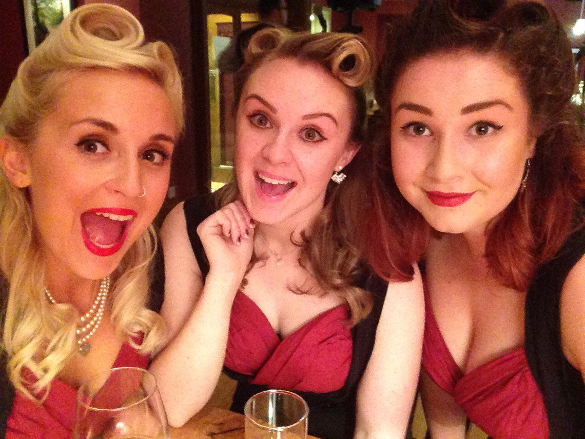 ddaydolls's tweet photo. Great night thanks for having us @cotswoldhouseGL 😘 https://t.co/fzJp44uDSs
