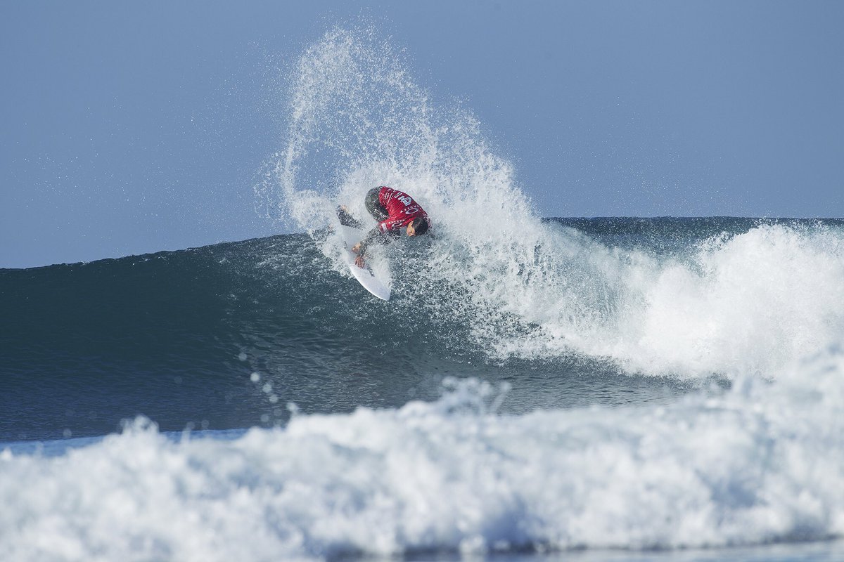 Brent Reilly of <a href="/surfride/">Surf Ride</a> dismantles a clean Lowers wall while en route to their record-breaking score at the <a href="/oakley/">Oakley</a> surf shop challenge.